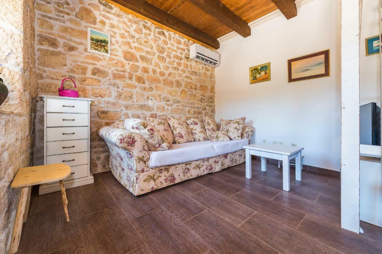 Вилла Rural House Mudrinic "Ivini Dvori" Bogatic Экстерьер фото